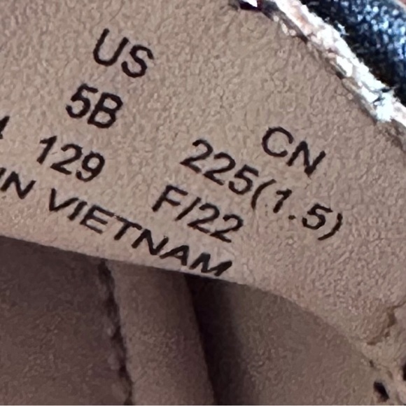 Stuart Weitzman Genuine Calf Hair Loafer - Picture 4 of 8